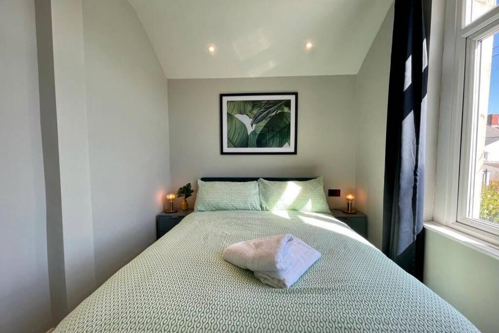 Large House Near Victoria Park For Groups, 10 Mins Bus To City Centre Cardiff Exterior foto