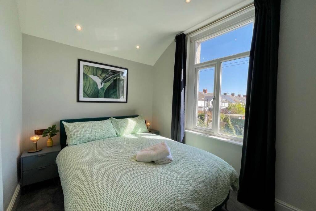 Large House Near Victoria Park For Groups, 10 Mins Bus To City Centre Cardiff Exterior foto